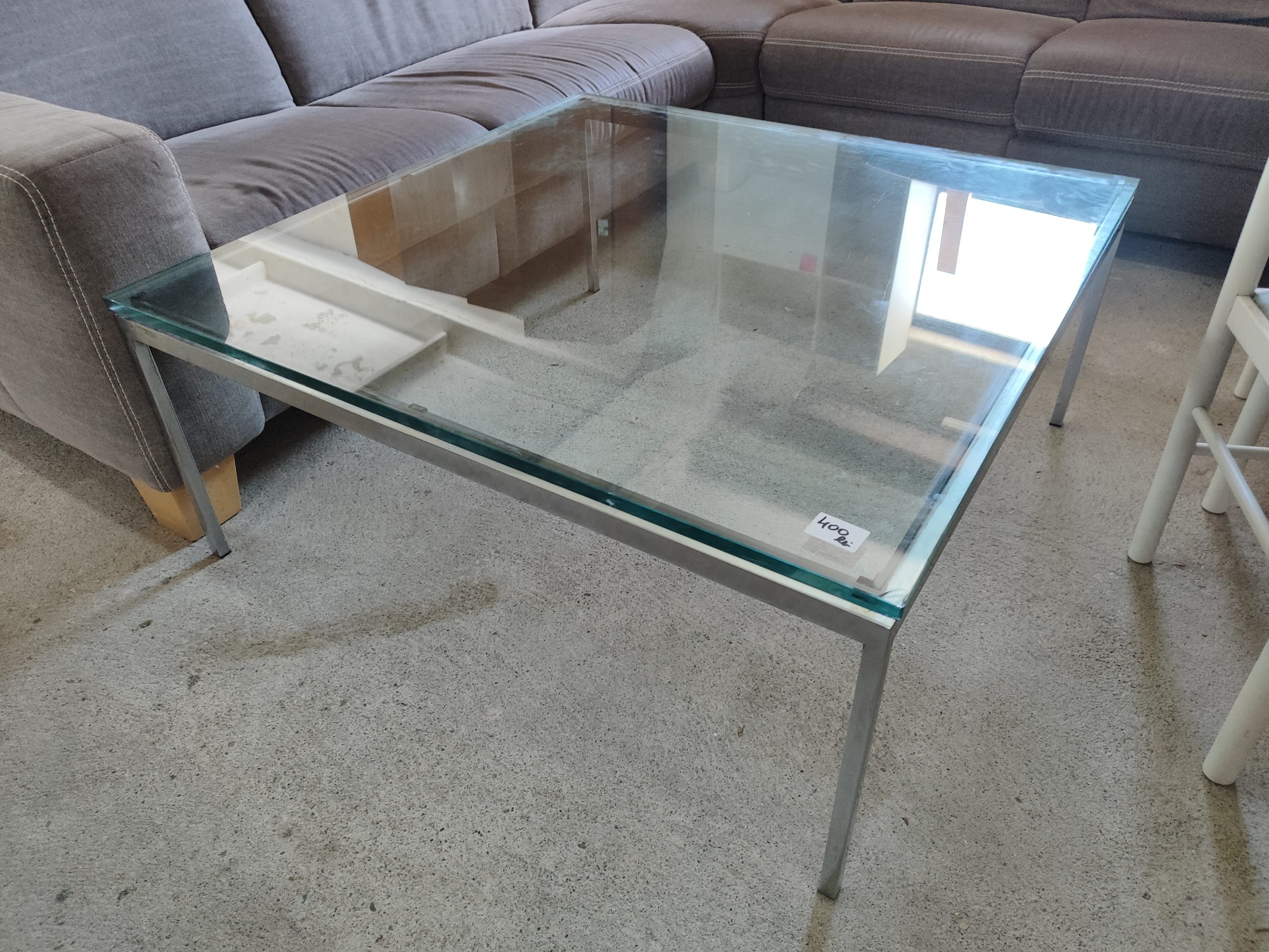 Masă de cafea modernă cu blat din sticlă